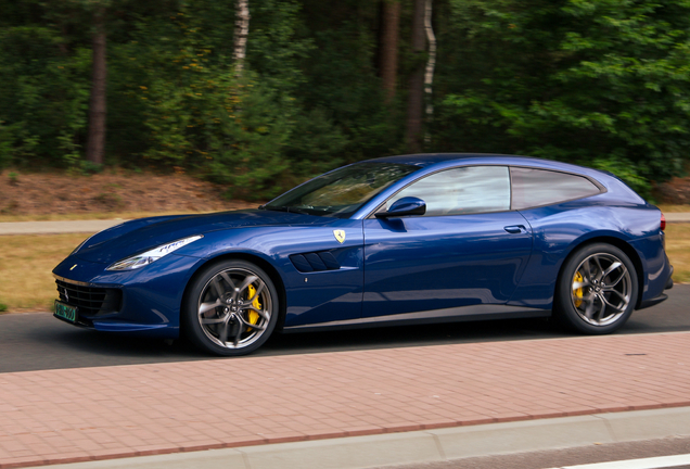 Ferrari GTC4Lusso T