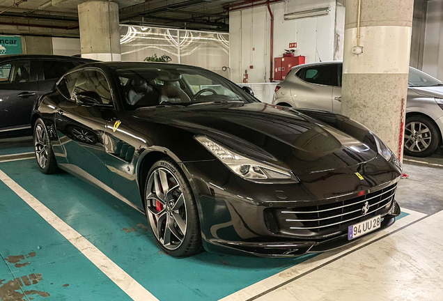 Ferrari GTC4Lusso T