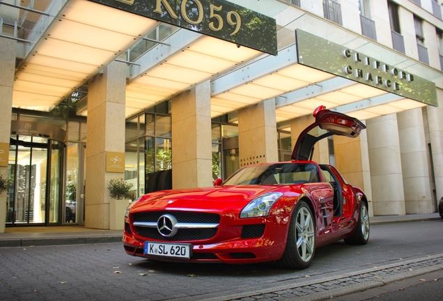 Mercedes-Benz SLS AMG