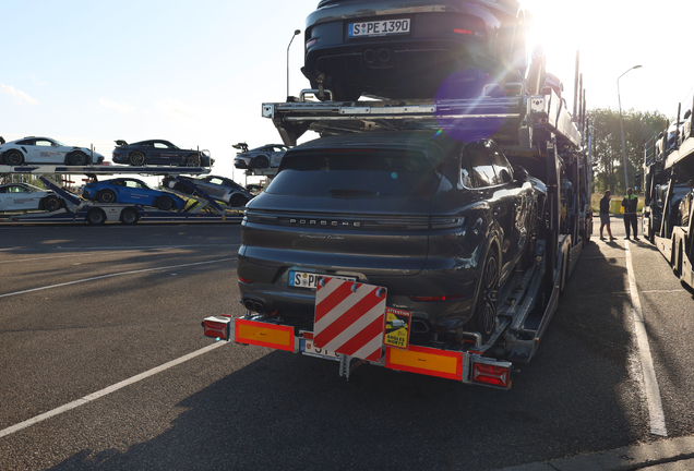 Porsche 9YA Cayenne Turbo E-Hybrid