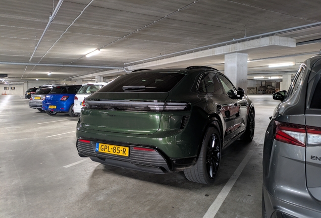 Porsche Macan EV Turbo