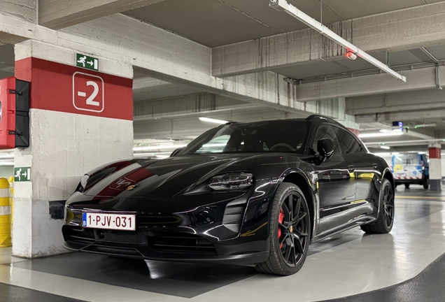 Porsche Taycan GTS Sport Turismo