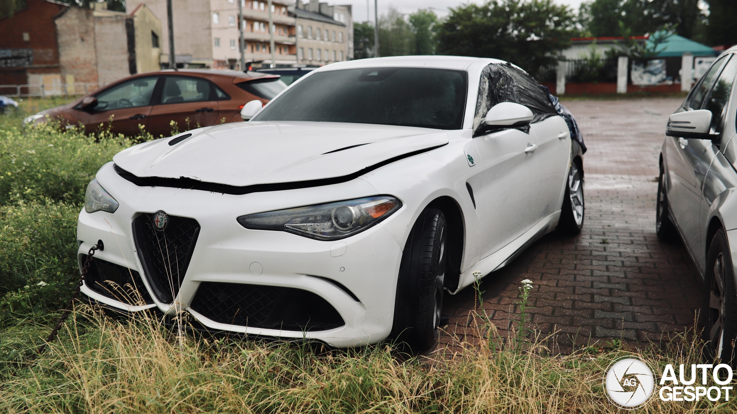 Een tragisch einde voor een witte Giulia Quadrifoglio in Pabianice