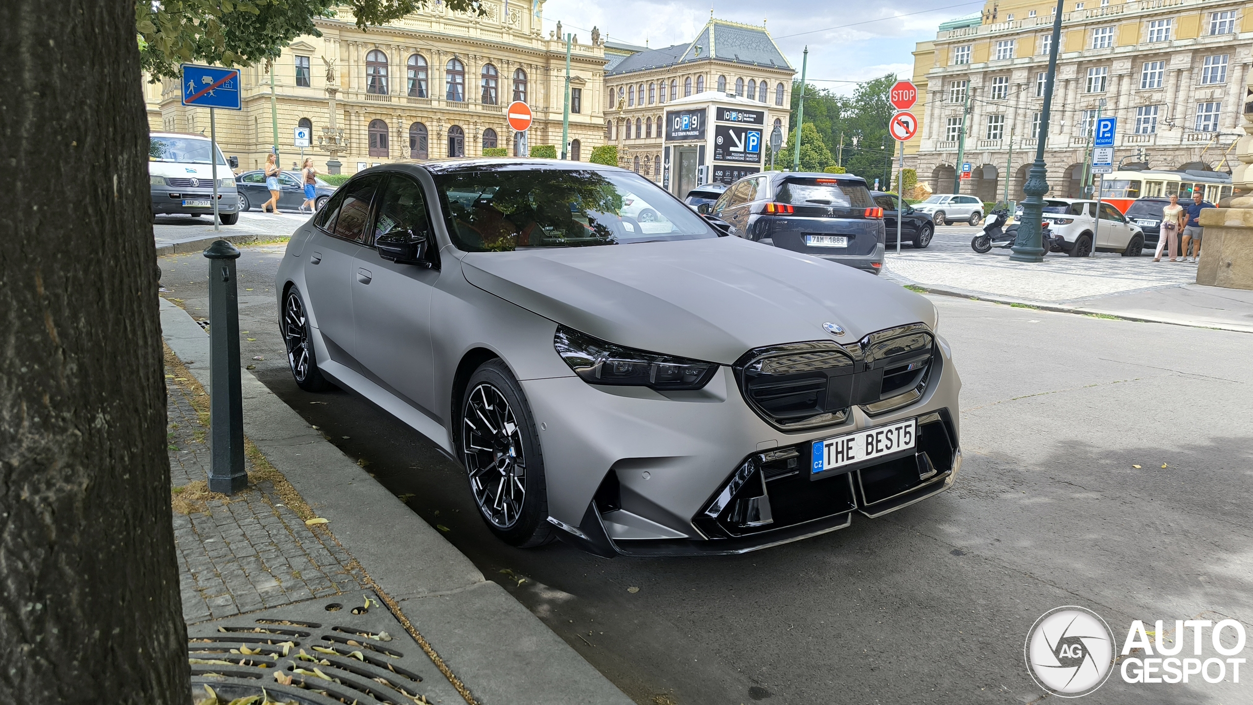 BMW M5 G90