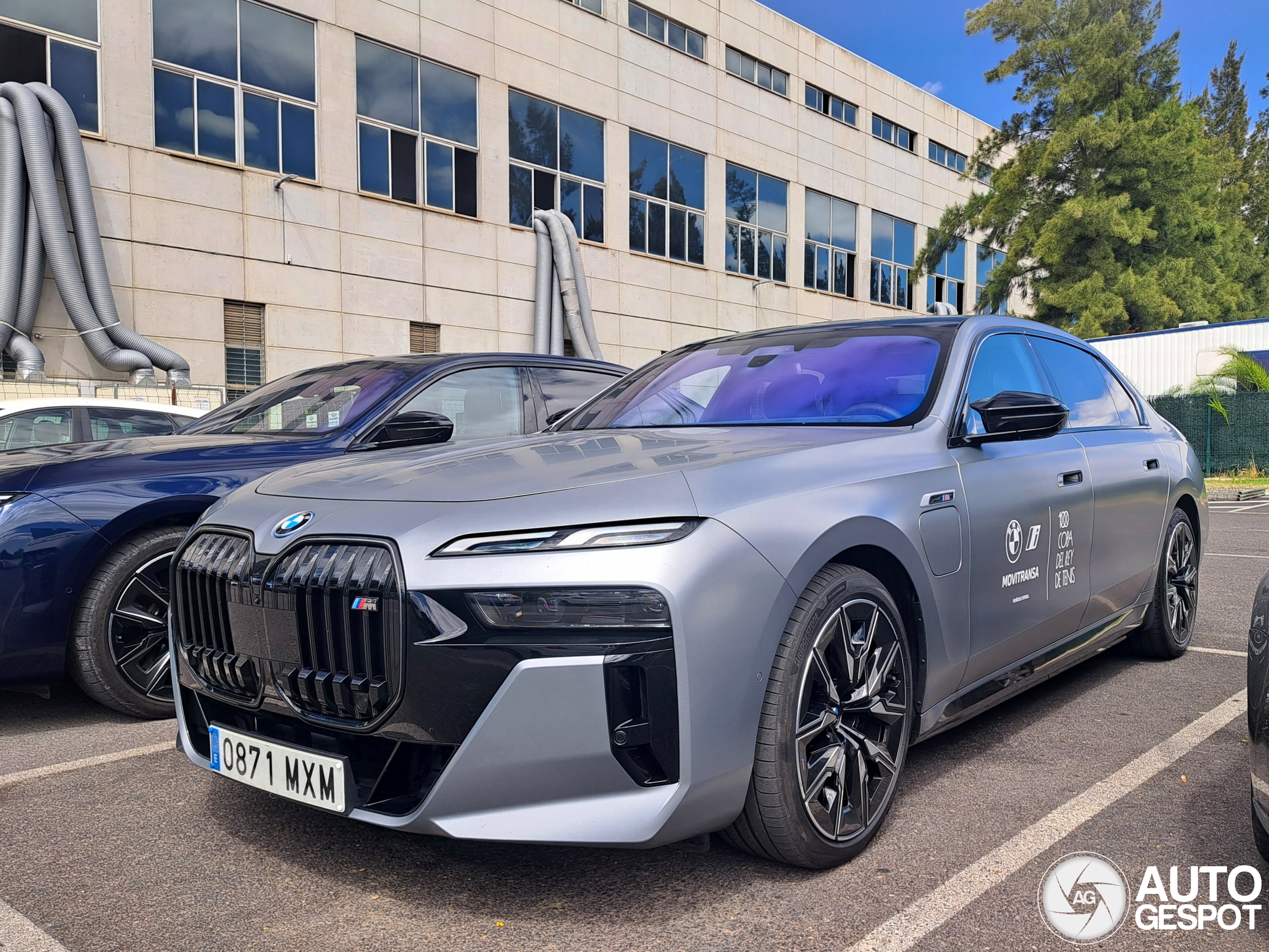 BMW M760e xDrive