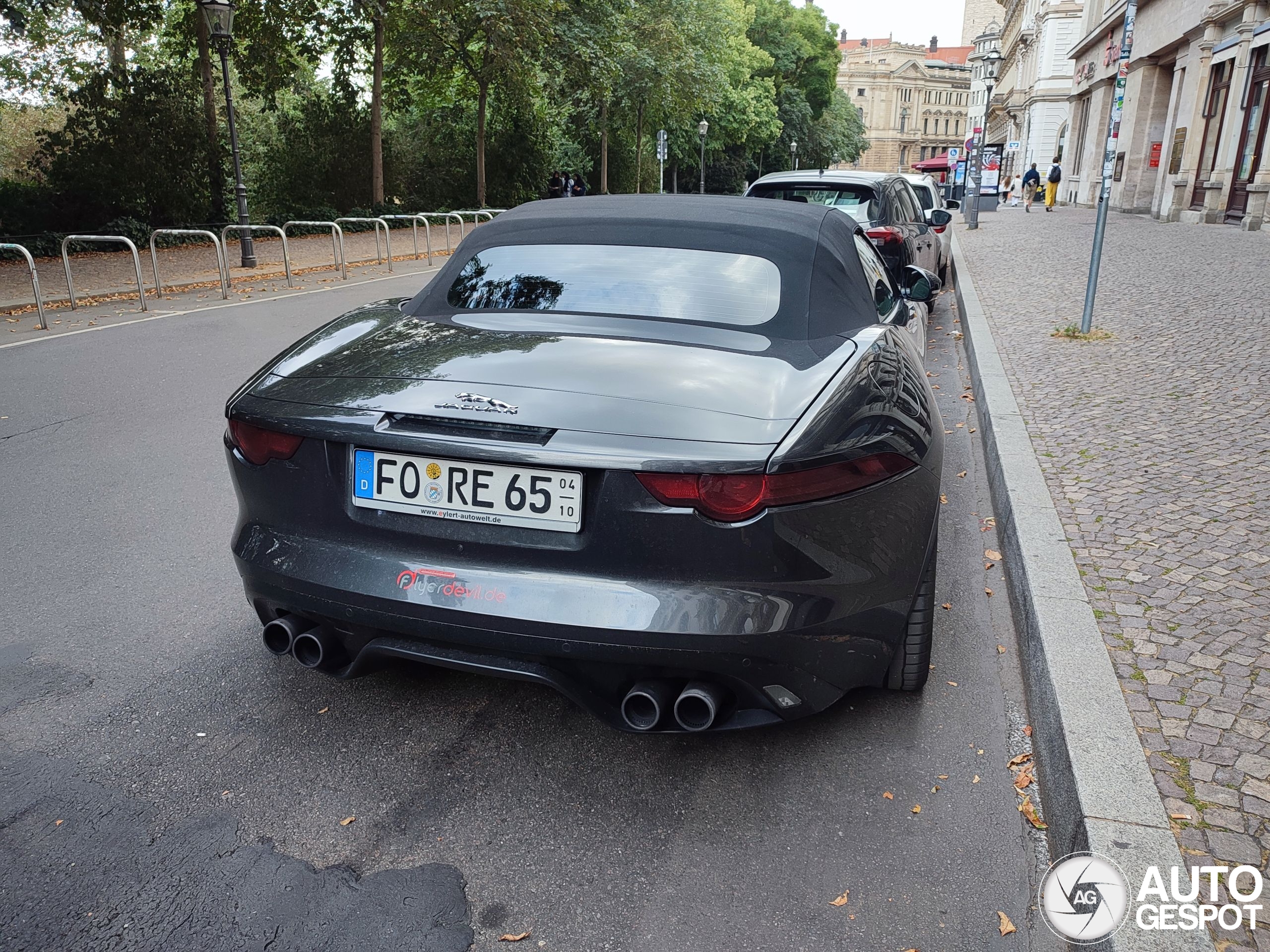 Jaguar F-TYPE S V8 Convertible