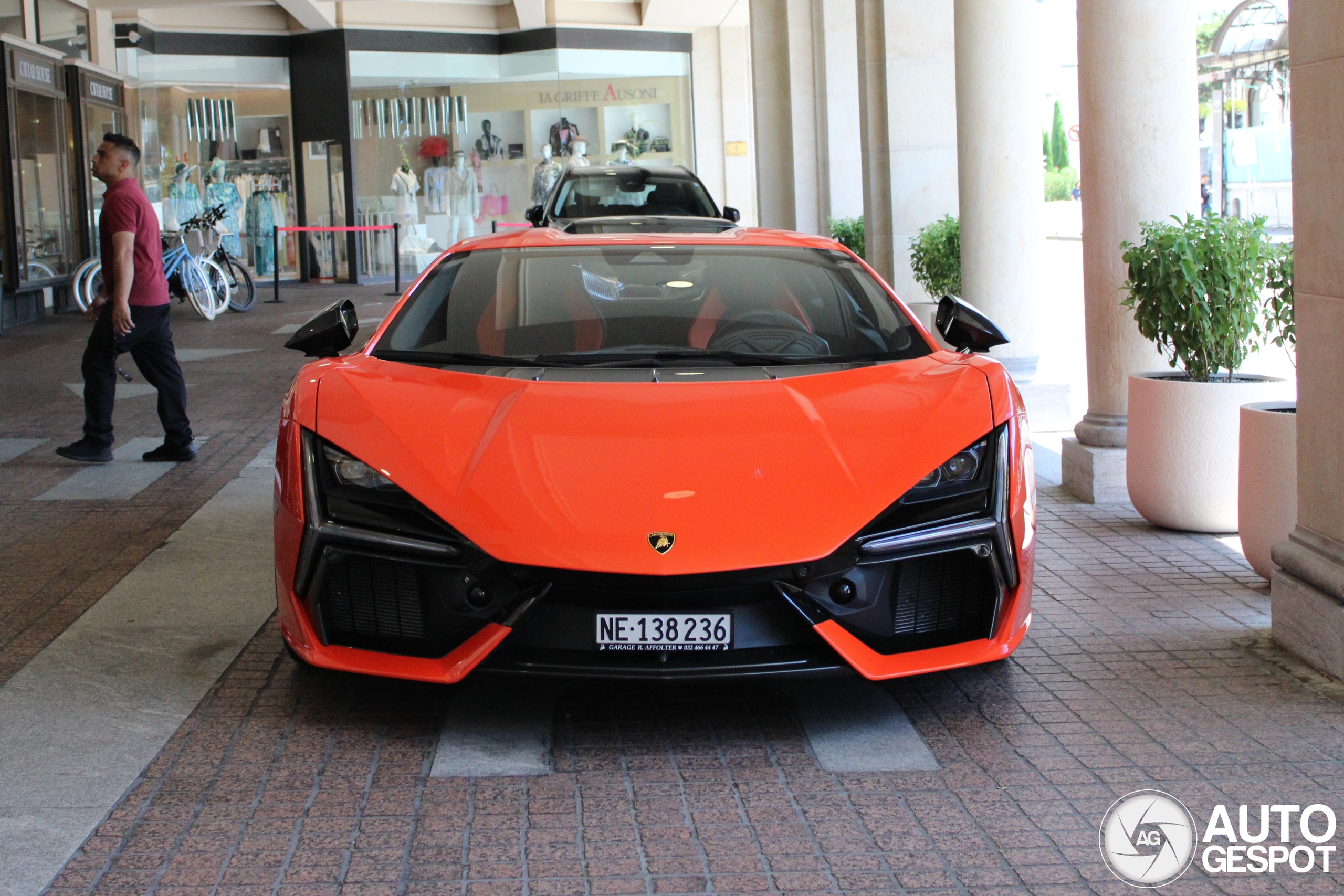 Lamborghini Revuelto