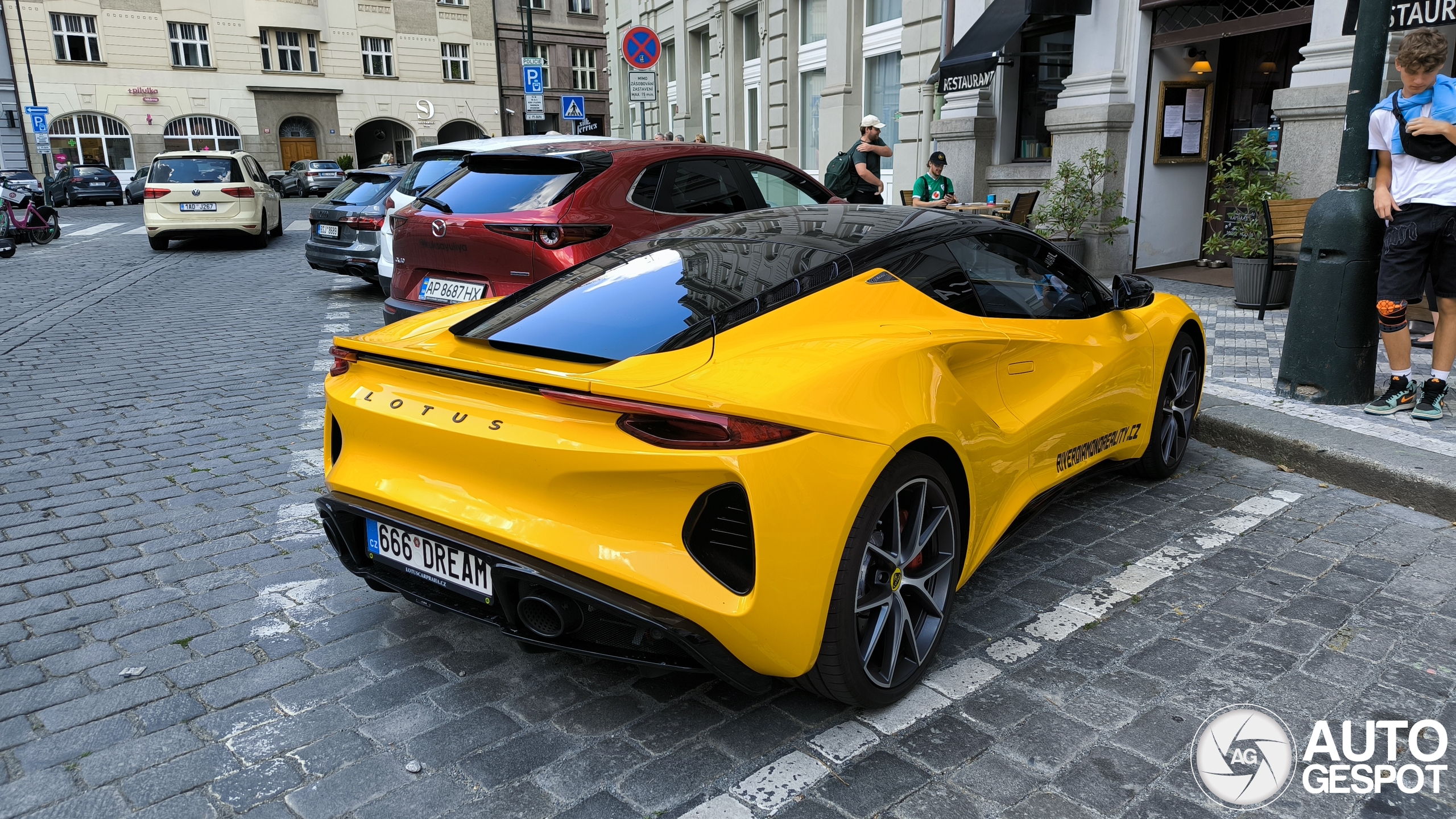 Lotus Emira