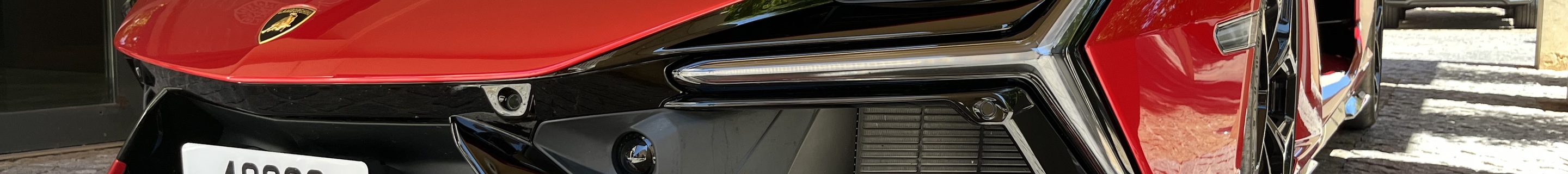 Lamborghini Revuelto