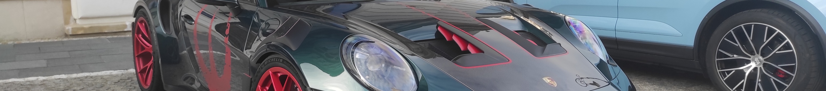 Porsche 992 GT3 RS Weissach Package