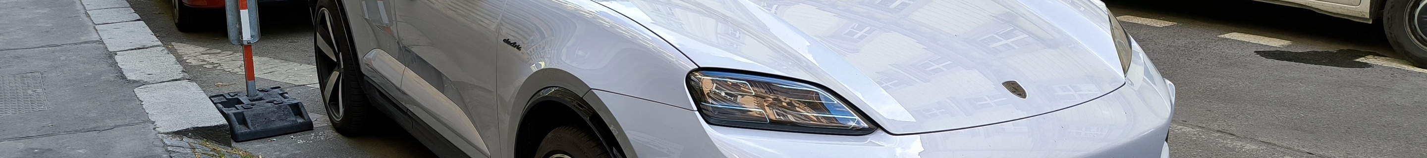 Porsche Macan EV Turbo