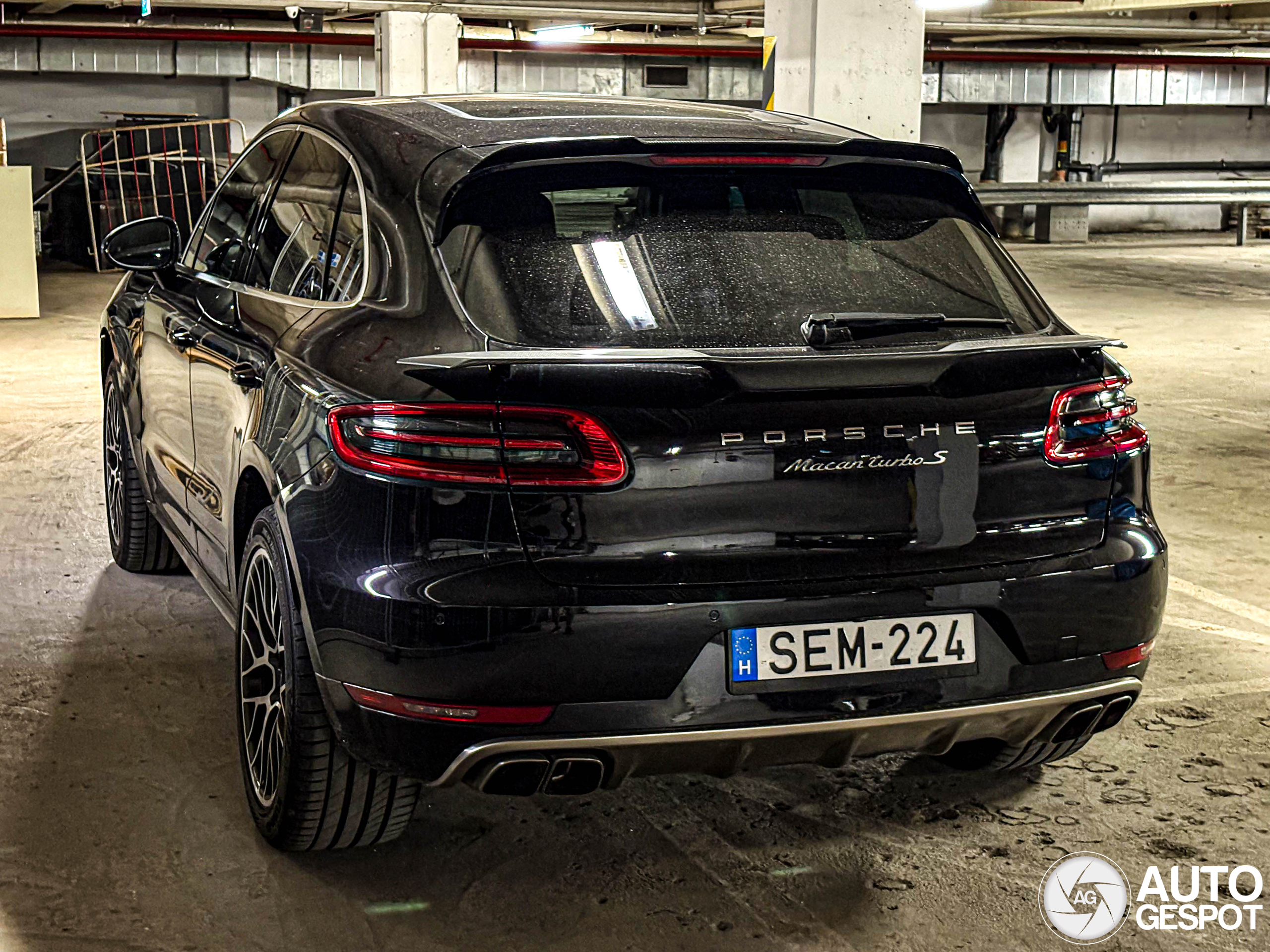 Porsche 95B Macan Turbo