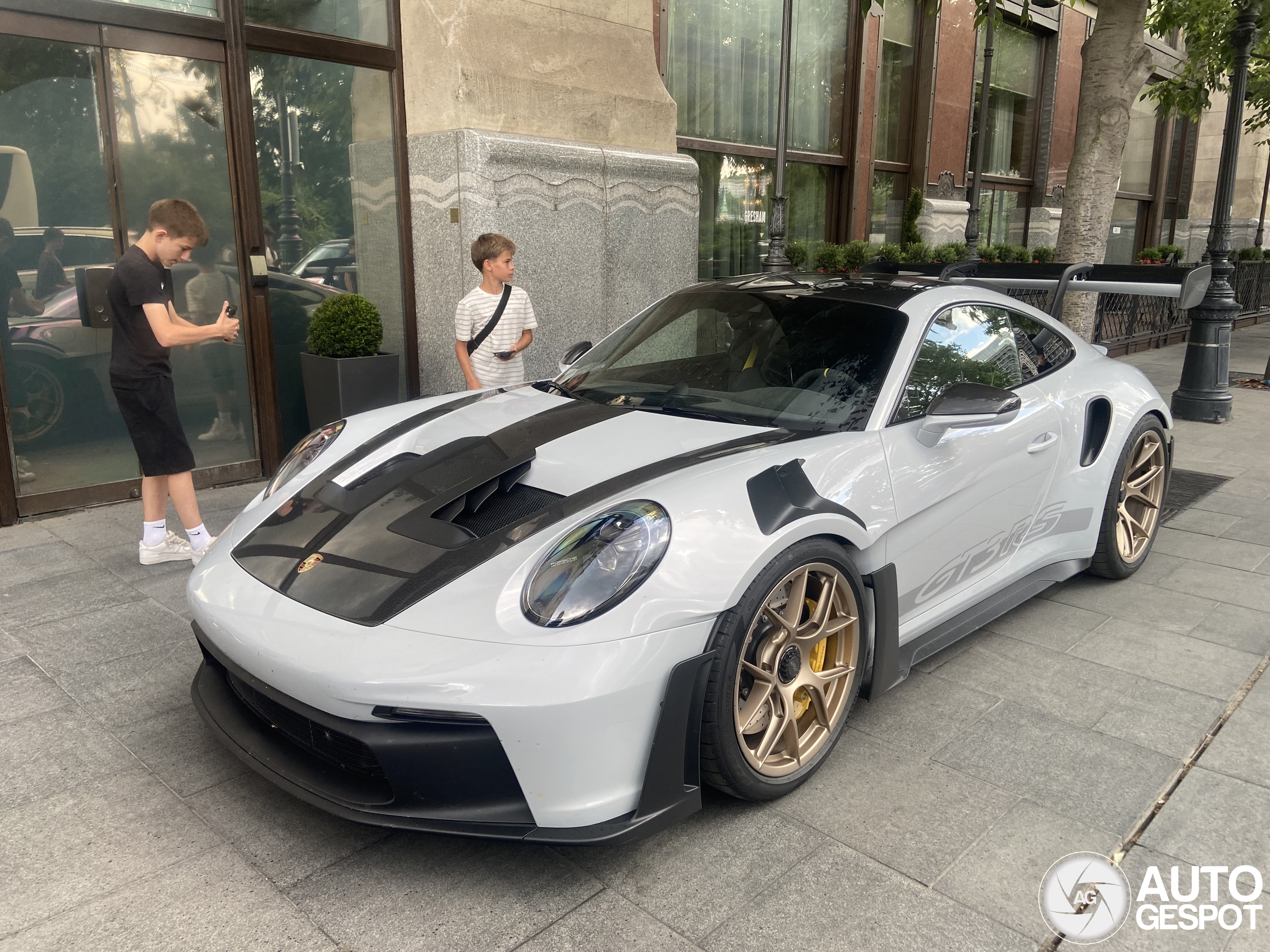 Porsche 992 GT3 RS Weissach Package