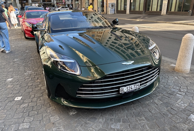 Aston Martin DB12