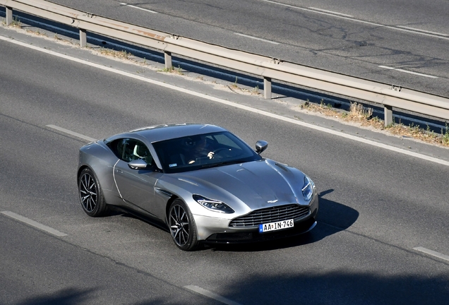 Aston Martin DB11 V8