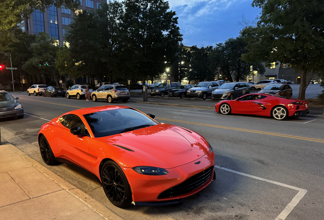 Aston Martin V8 Vantage 2018
