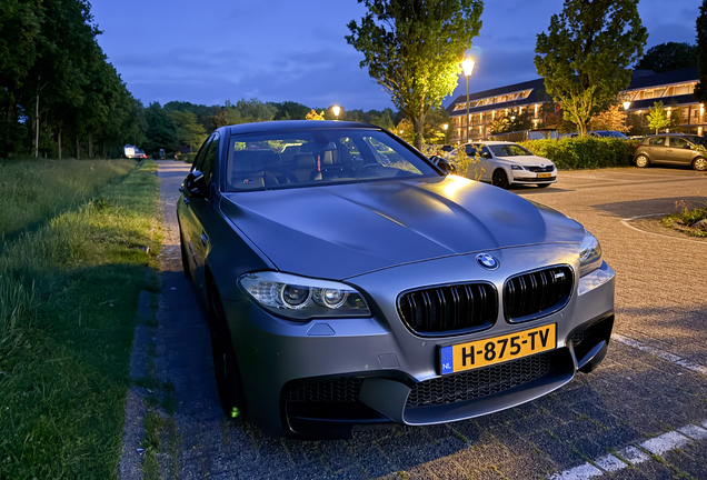 BMW M5 F10 2011
