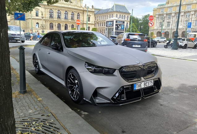 BMW M5 G90