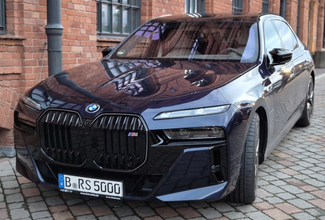 BMW M760e xDrive