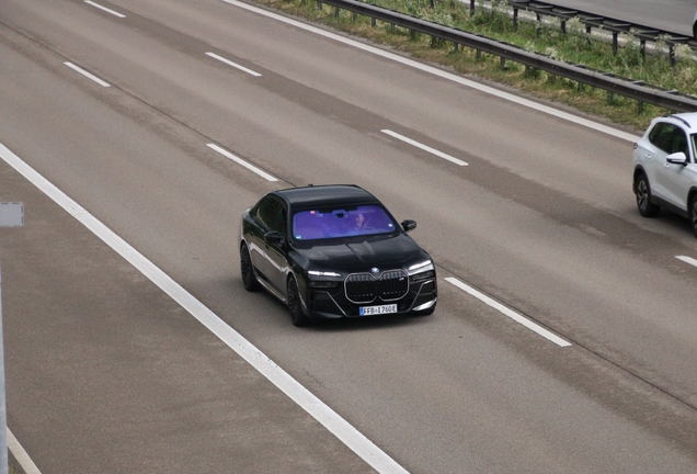 BMW M760e xDrive
