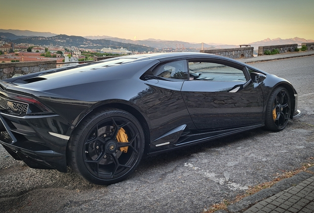Lamborghini Huracán LP640-4 EVO