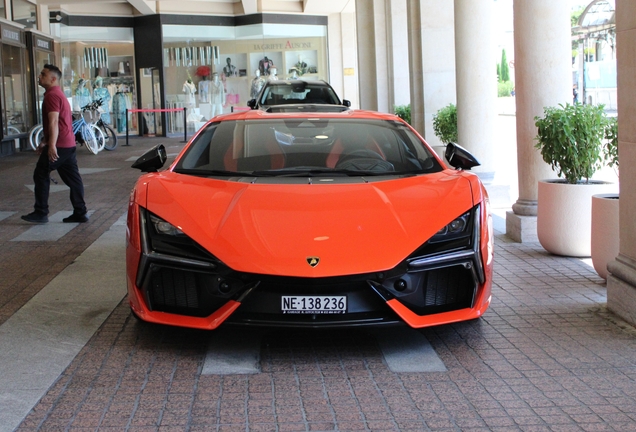 Lamborghini Revuelto