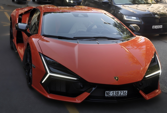 Lamborghini Revuelto