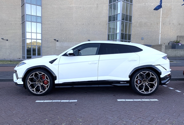 Lamborghini Urus Performante