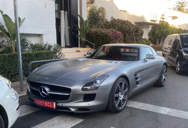 Mercedes-Benz SLS AMG