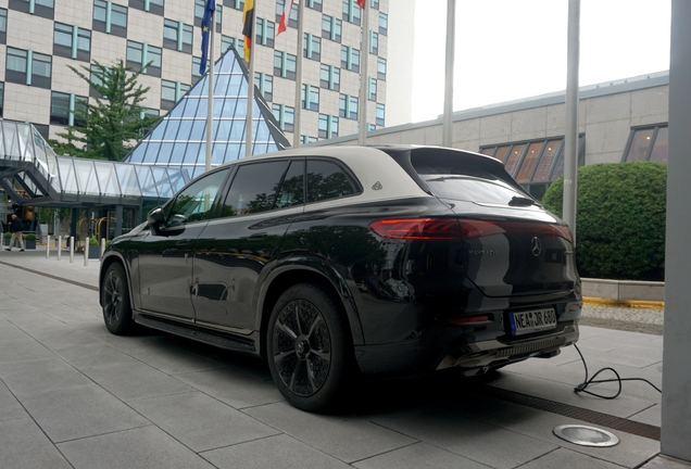 Mercedes-Maybach EQS 680 SUV Night Series