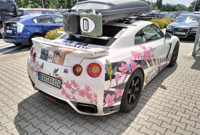 Nissan GT-R 2011