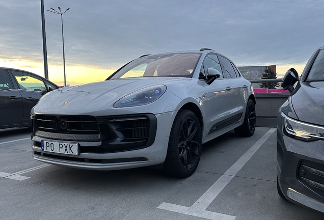 Porsche 95B Macan GTS MkIII