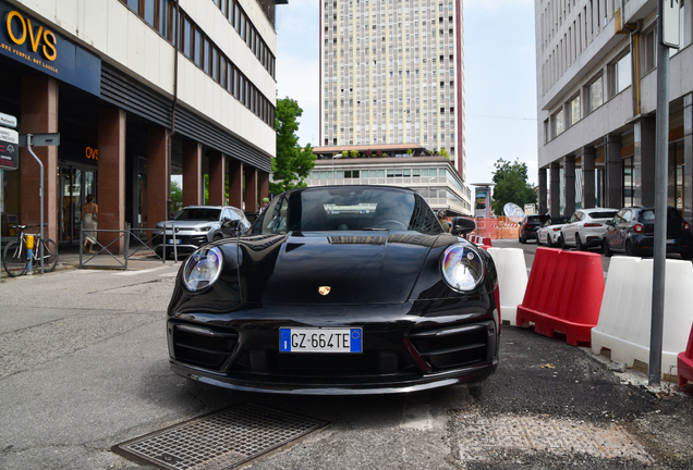 Porsche 992 Carrera 4S Cabriolet