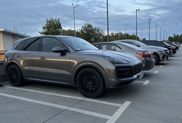 Porsche 9YA Cayenne GTS