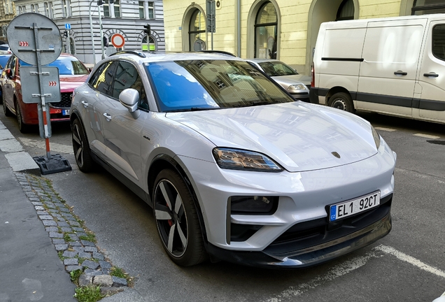 Porsche Macan EV Turbo