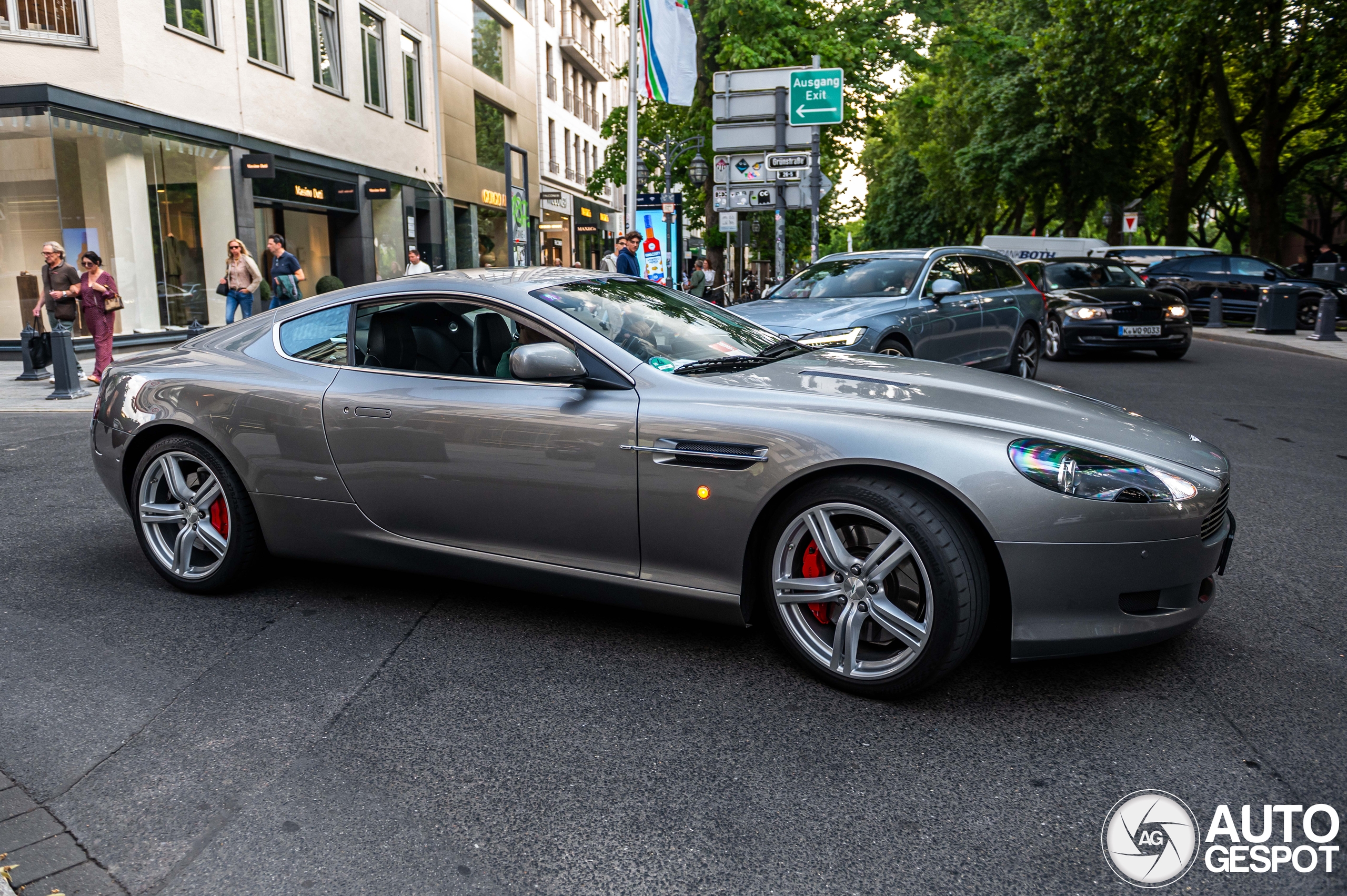 Aston Martin DB9