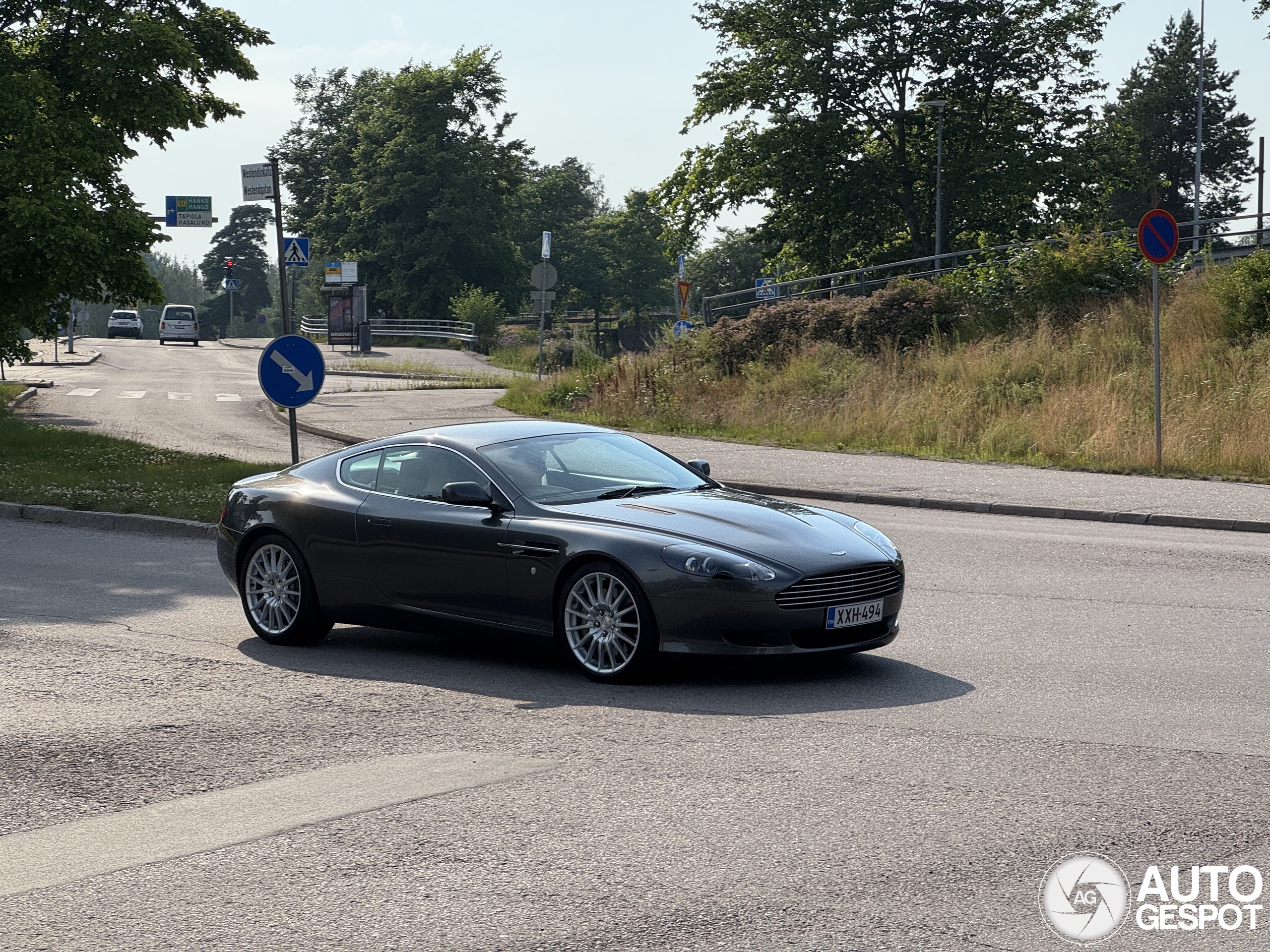 Aston Martin DB9