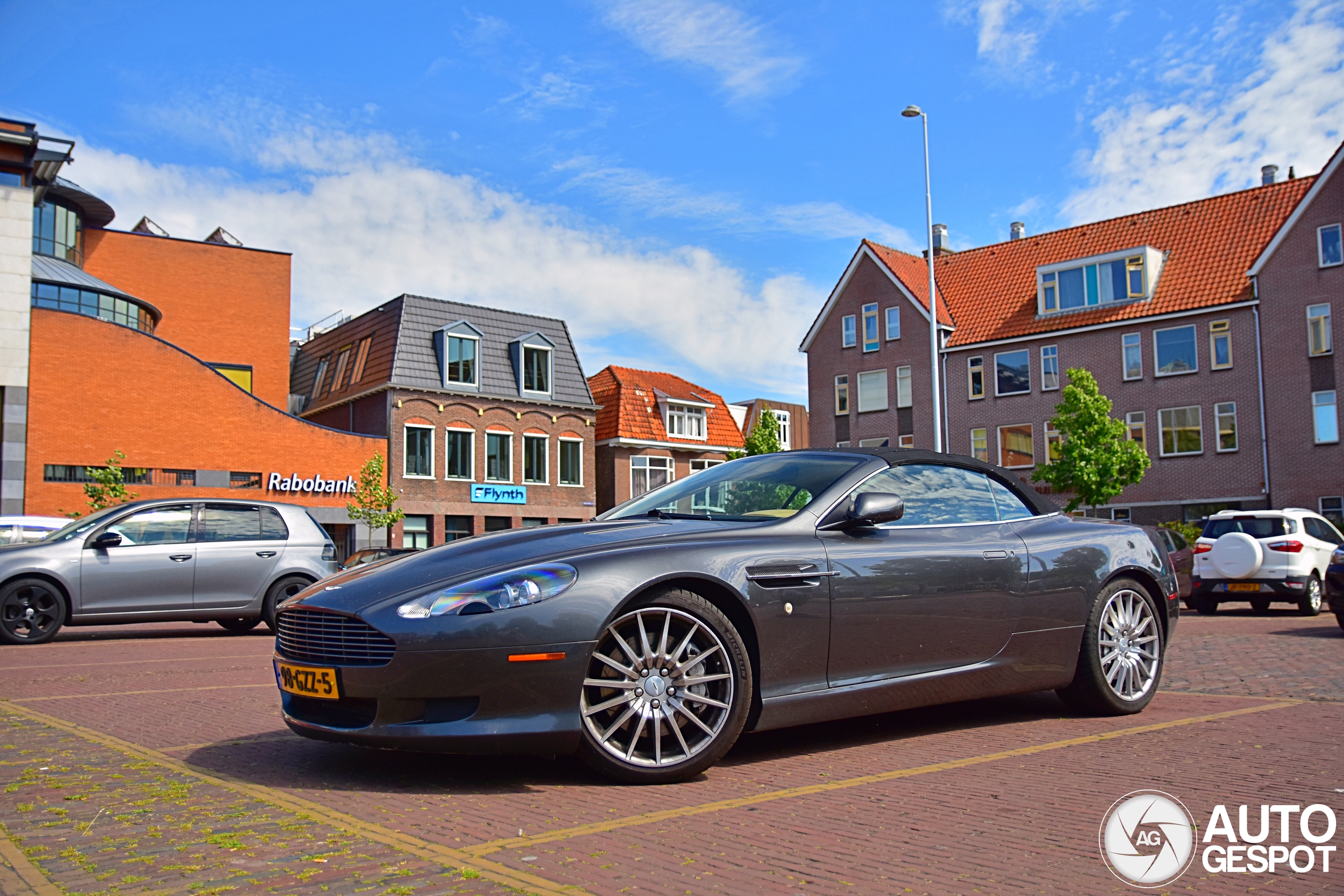 Aston Martin DB9 Volante