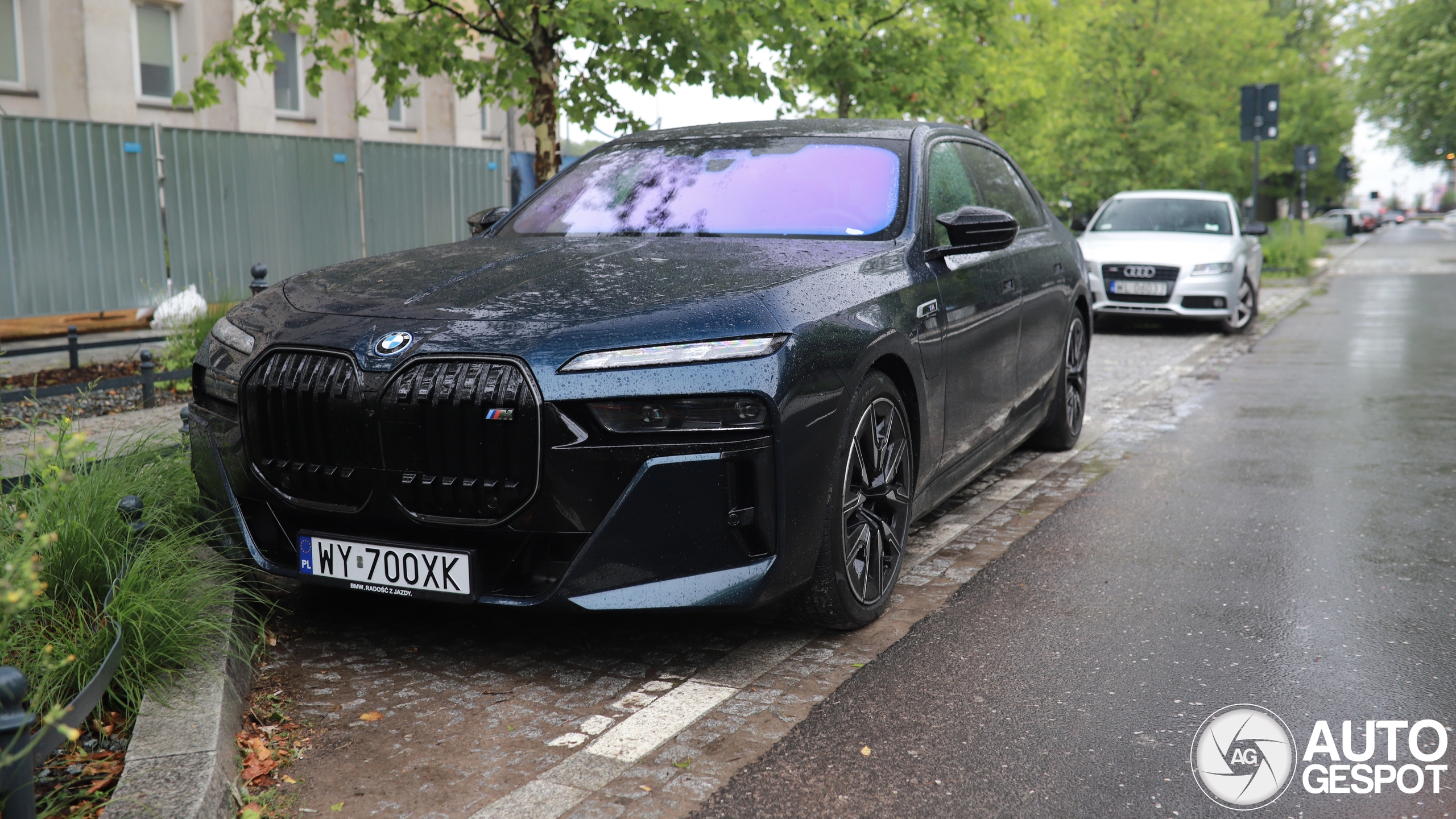 BMW M760e xDrive