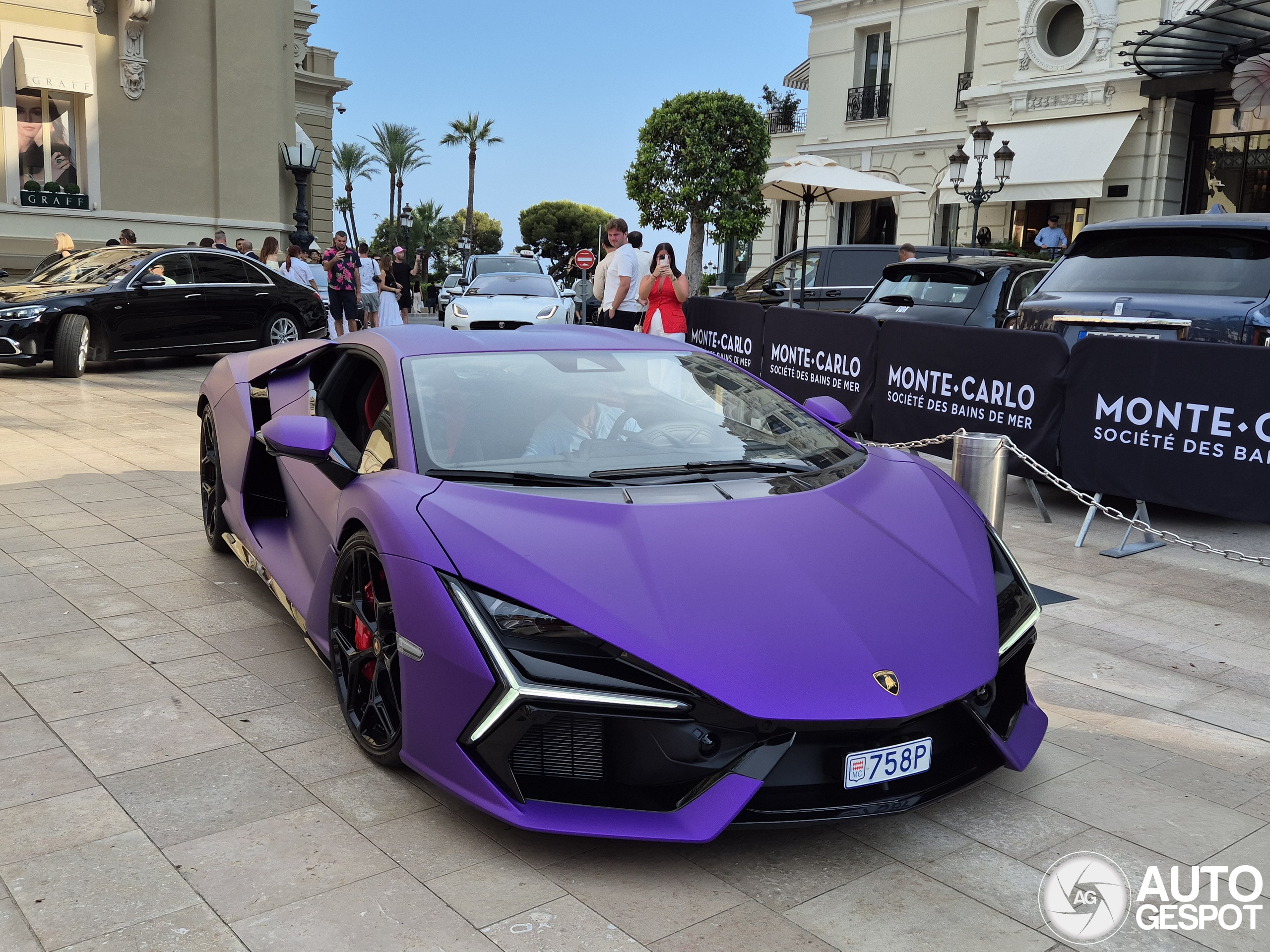 Lamborghini Revuelto