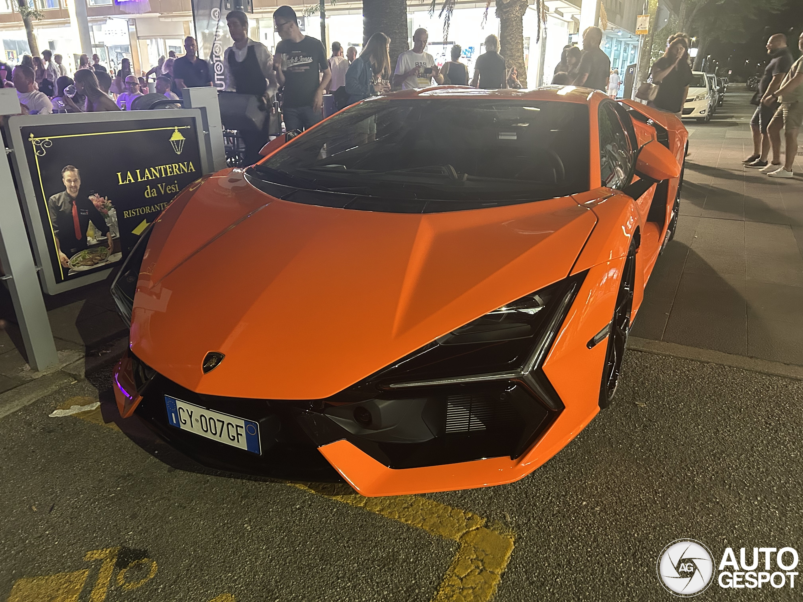 Lamborghini Revuelto