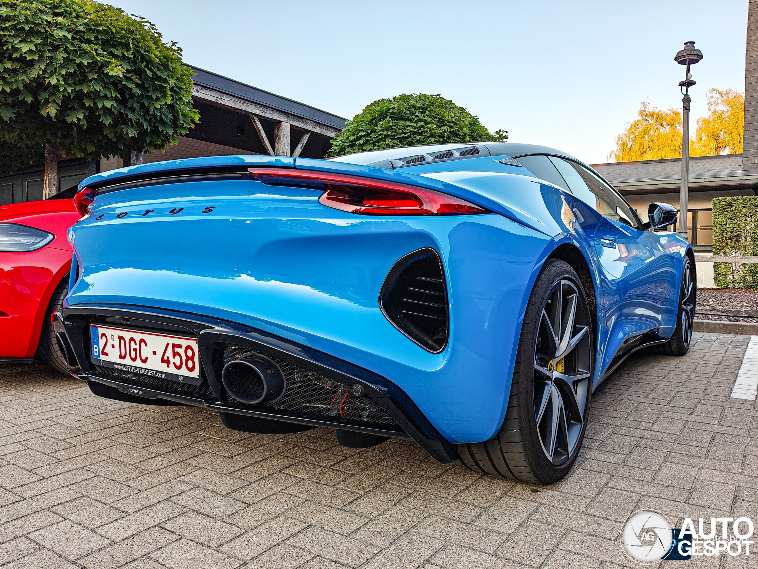 Lotus Emira