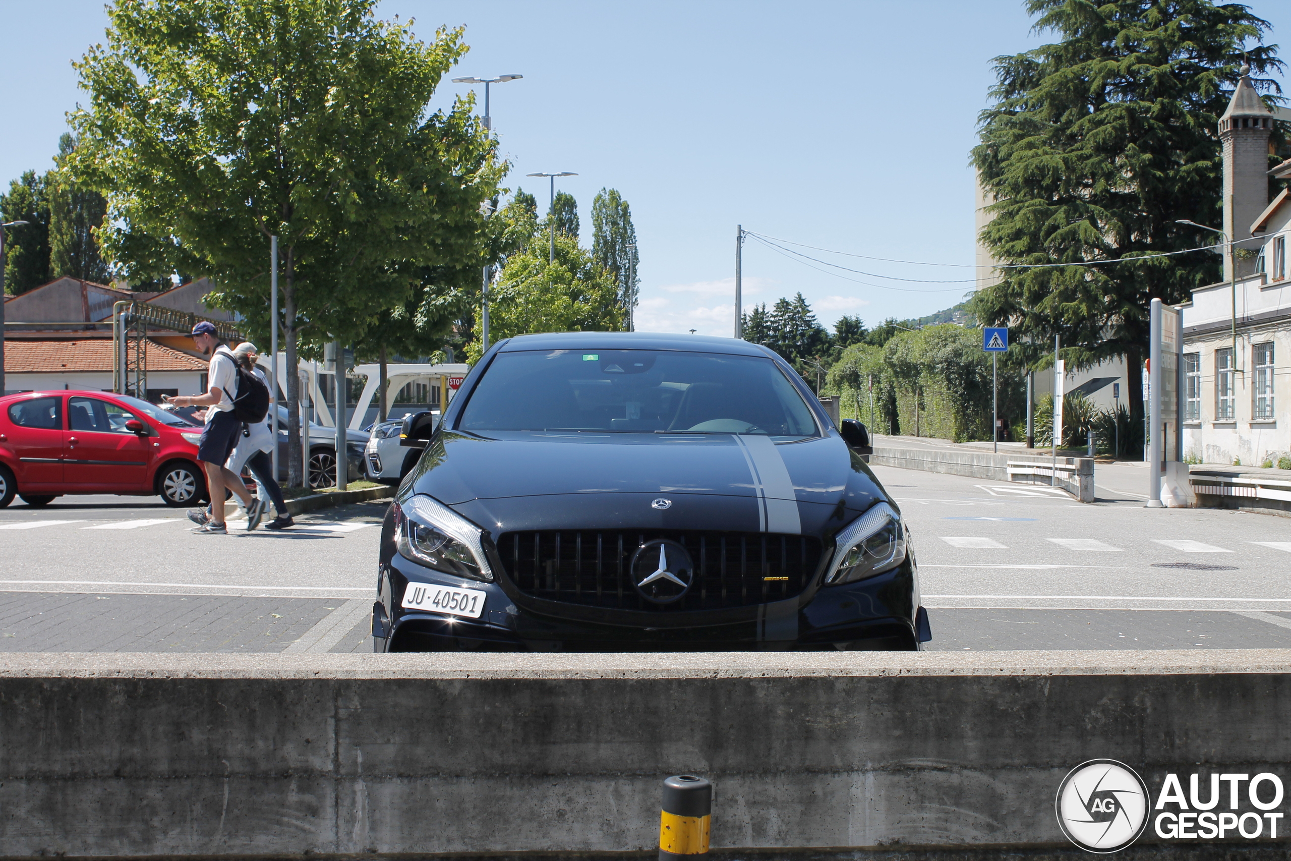 Mercedes-AMG A 45 W176 Yellow Night Edition
