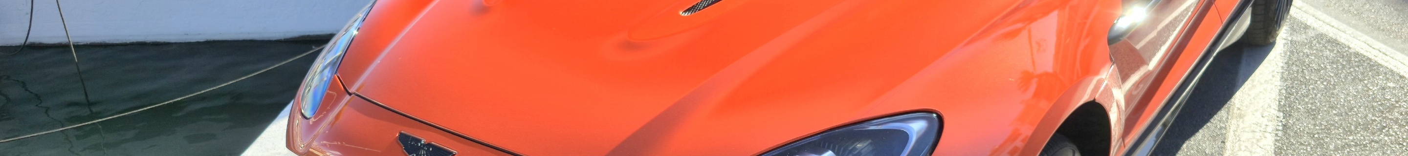 Aston Martin DBX707