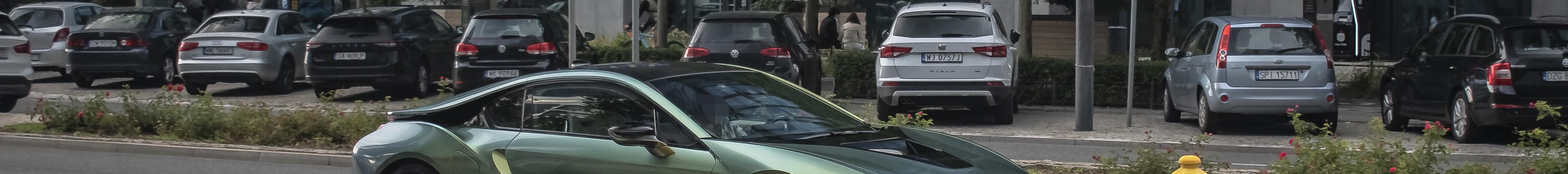 BMW i8