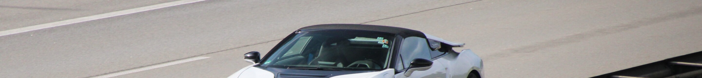 BMW i8 Roadster