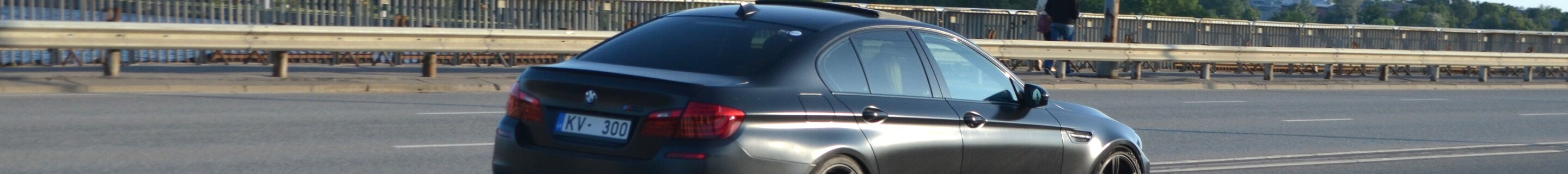 BMW M5 F10 2011
