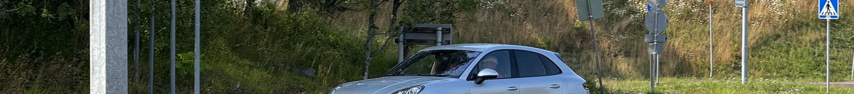 Porsche 95B Macan Turbo