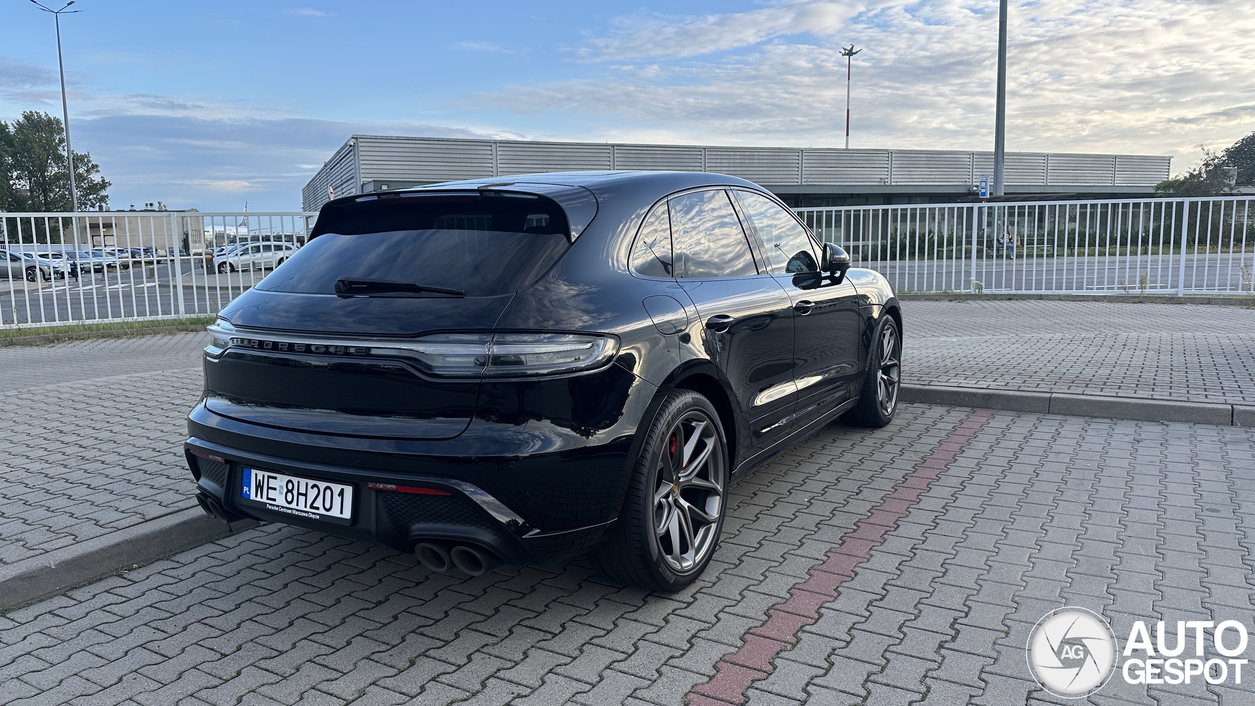 Porsche 95B Macan GTS MkIII