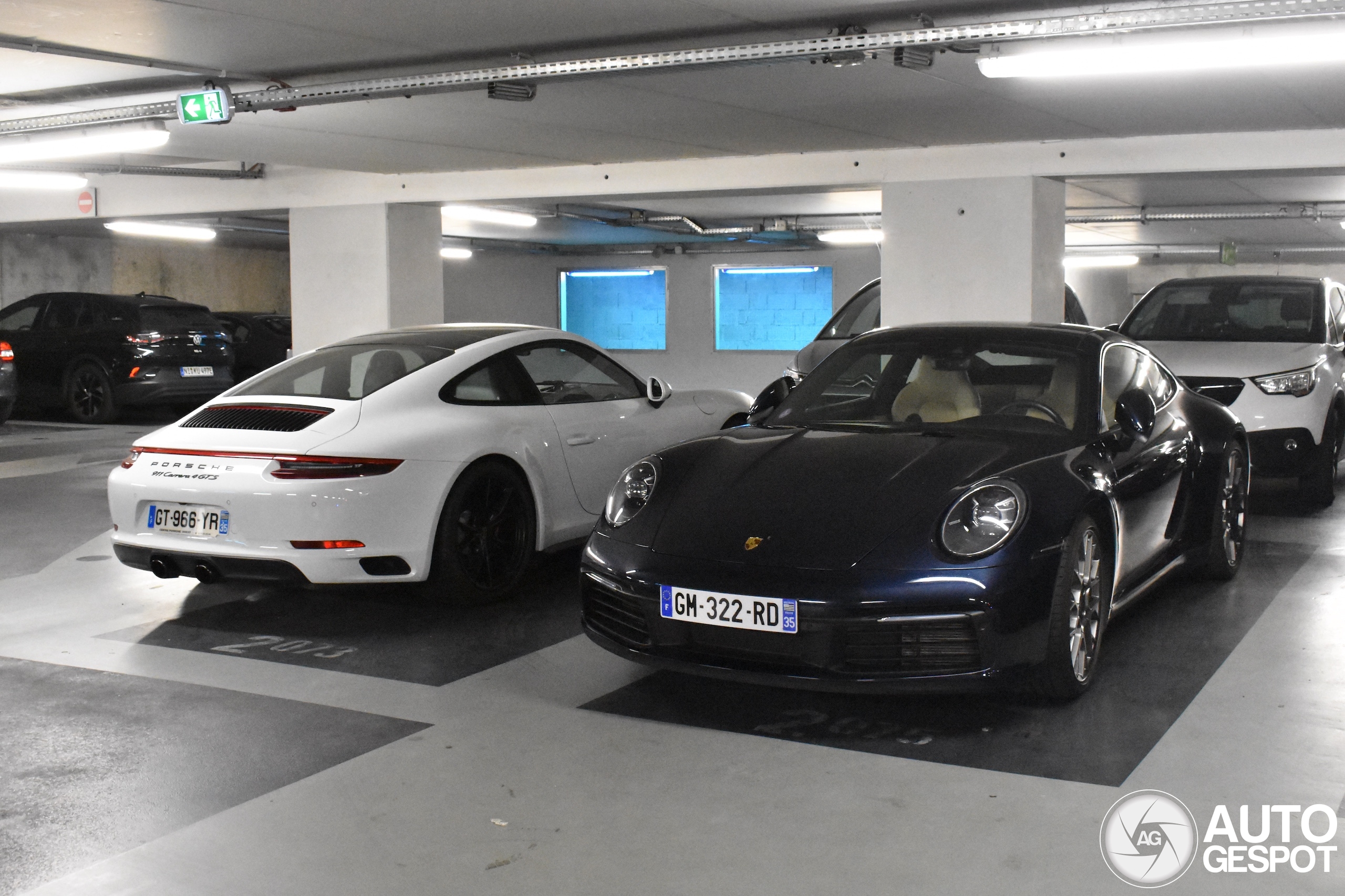 Porsche 992 Carrera 4S